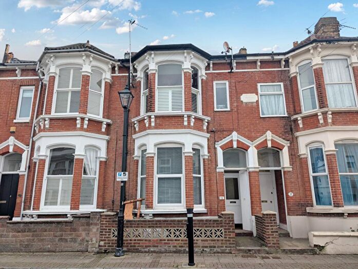 1 Bedroom Flat For Sale In Beach Road, Southsea, PO5