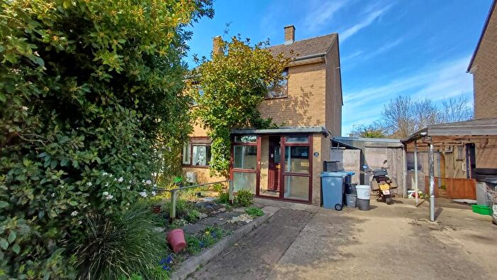 3 Bedroom Semi-Detached House For Sale In Church Road, Chadlington, OX7
