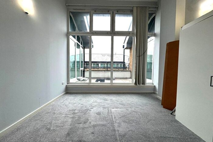 2 Bedroom Apartment To Rent In Grainstore, Canning Town, E16
