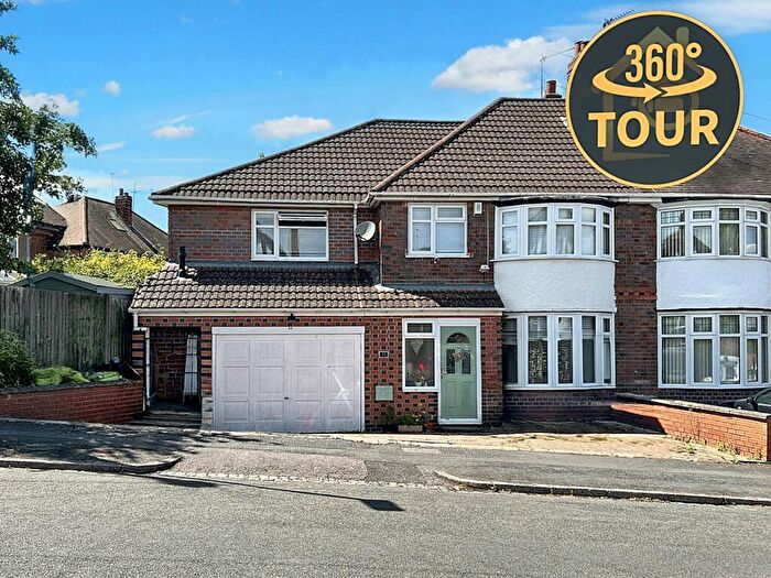 4 Bedroom Semi-Detached House For Sale In Kingswood Avenue, Leicester, LE3