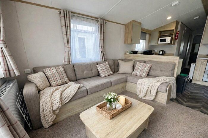 2 Bedroom Park Home For Sale In Carlton Meres Holiday Park – Suffolk, IP17