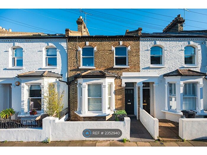 2 Bedroom Flat To Rent In Pellant Road, London, SW6