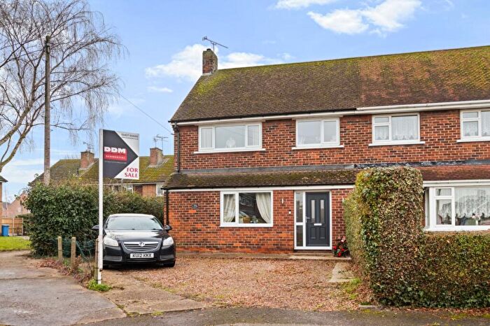 3 Bedroom Semi-Detached House For Sale In Hillsyde Avenue, Misterton, DN10