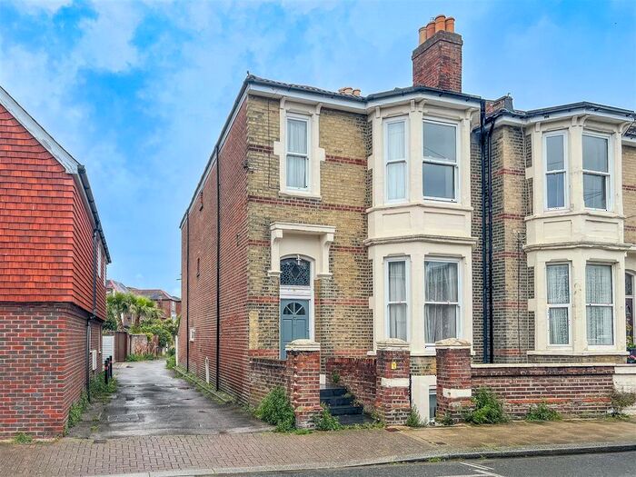 6 Bedroom End Of Terrace House For Sale In St. Edwards Road, Southsea, PO5