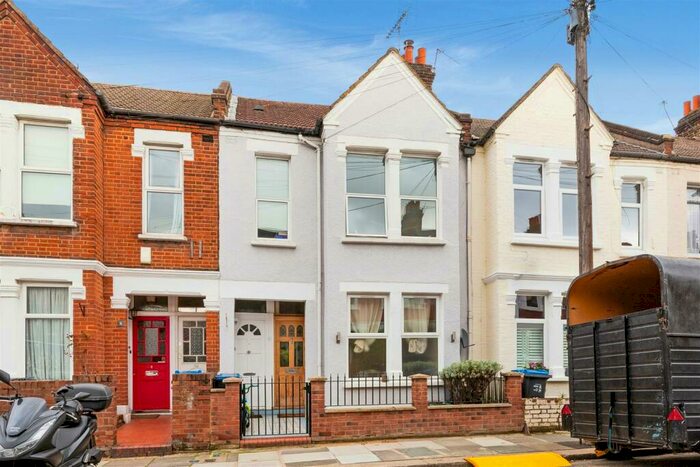 2 Bedroom Flat To Rent In Inglemere Road, Mitcham, CR4