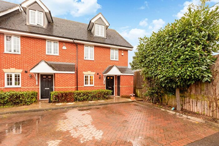 3 Bedroom Town House To Rent In Armitage Place, Maidenhead, SL6