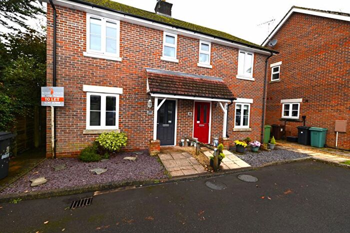 3 Bedroom Semi-Detached House To Rent In Walden Gardens, Horndean, Waterlooville, PO8