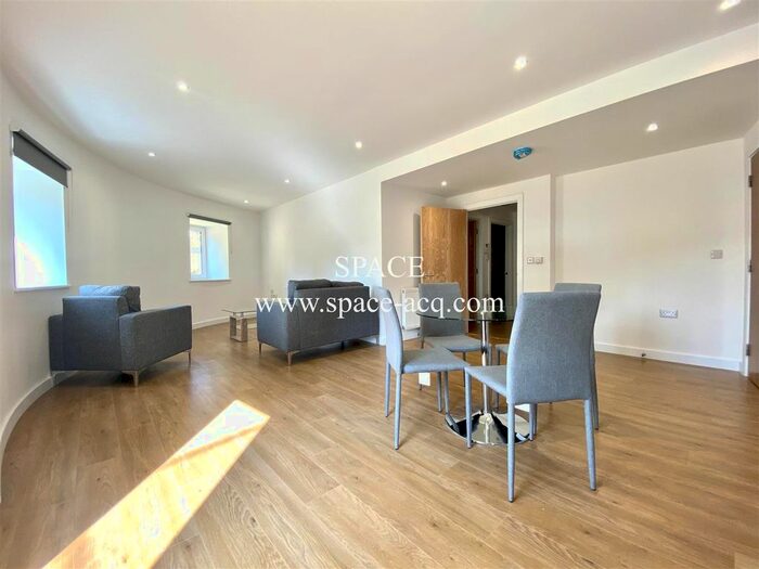 1 Bedroom Flat To Rent In Fitzwilliam House, Comer Crescent, Southall, UB2