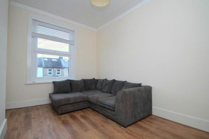 2 Bedroom Maisonette To Rent In Ravenscroft Road, Beckenham, BR3