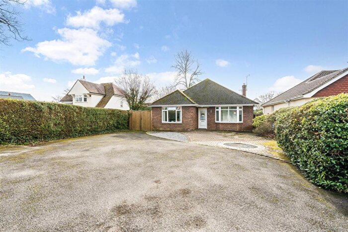 3 Bedroom Detached Bungalow For Sale In Botley Road, Whitenap, Romsey, Hampshire, SO51