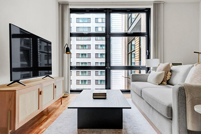 1 Bedroom Apartment To Rent In Discovery Dock Apartments West, South Quay Square, London, E14