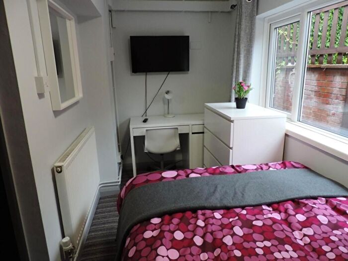 1 Bedroom Flat To Rent In Nunnery Fields, Canterbury, CT1