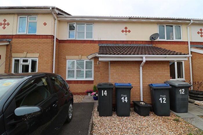 Terraced House To Rent In Stokehill, Hilperton, BA14