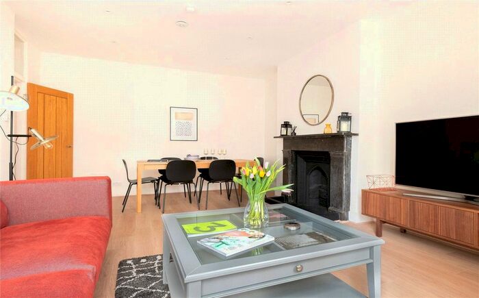3 Bedroom Flat To Rent In Cathcart Road, London, SW10