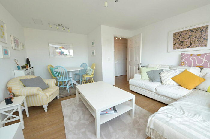 1 Bedroom Flat For Sale In Old Dairy Close, Fleet, GU51