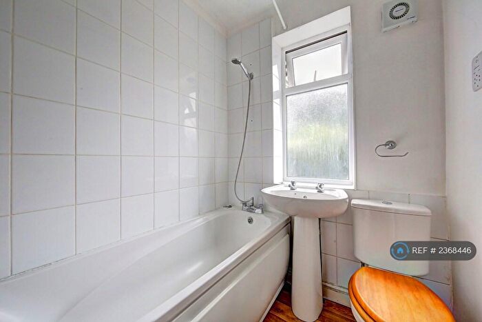 4 Bedroom Terraced House To Rent In Oaklea Passage, Kingston Upon Thames, KT1