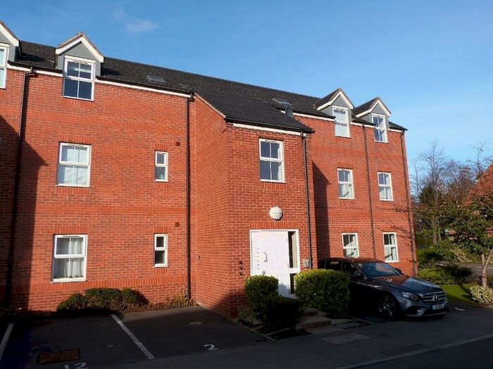 2 Bedroom Flat To Rent In Oak Crescent, Ashby-De-La-Zouch, LE65