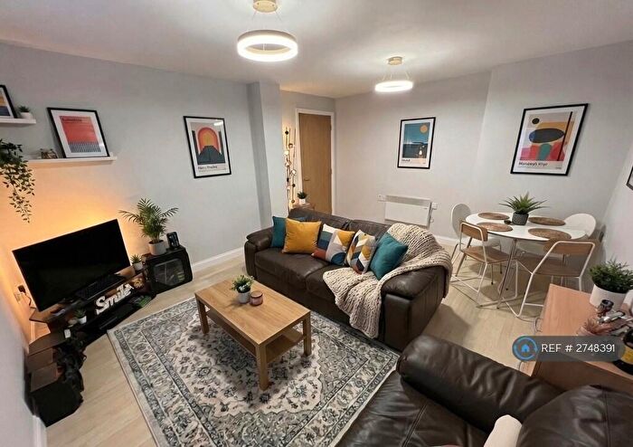 2 Bedroom Flat To Rent In Minster Court, Leicester, LE1