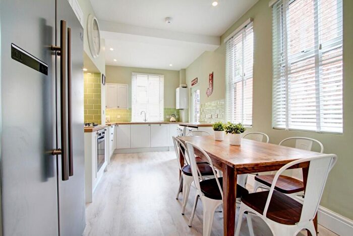 6 Bedroom Terraced House To Rent In Derby Road, Manchester, M14