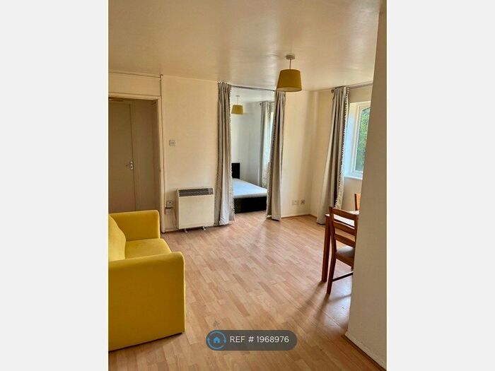 Studio To Rent In Carew Court, London, SE14