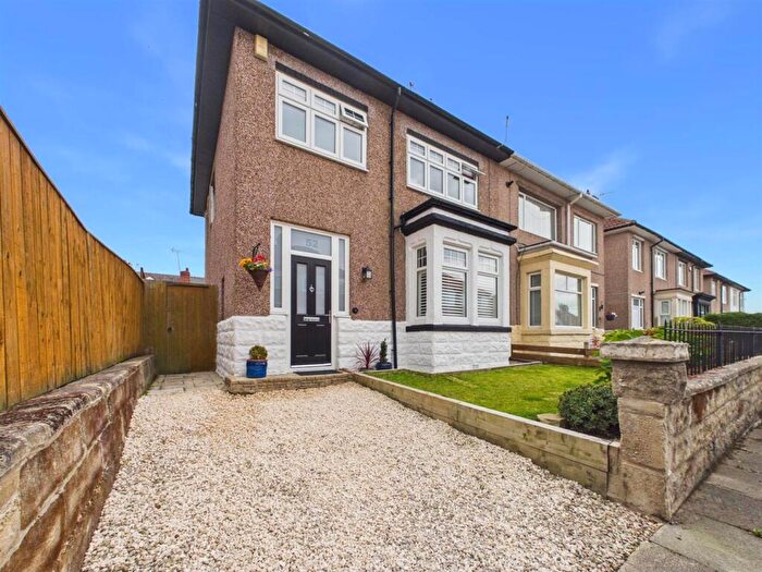 3 Bedroom Semi-Detached House For Sale In Coleridge Avenue, Low Fell, NE9
