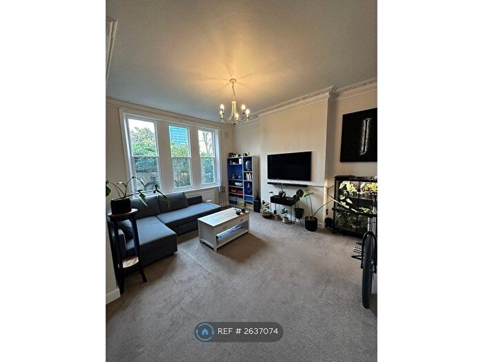 1 Bedroom Flat To Rent In South Lambeth Road, London, SW8