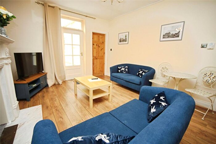 2 Bedroom Apartment To Rent In Lansdown Crescent, Cheltenham, Gloucestershire, GL50