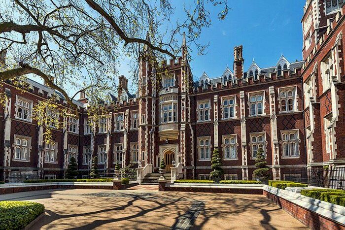 3 Bedroom Flat To Rent In Rose Square, Fulham Road, London, SW3