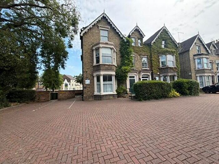 2 Bedroom Flat To Rent In Lincoln Road, Peterborough, PE1