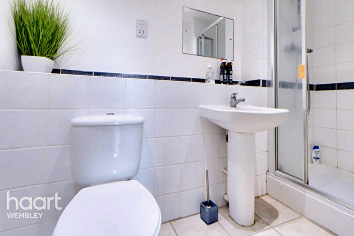 2 Bedroom Flat For Sale In North Wembley, HA9