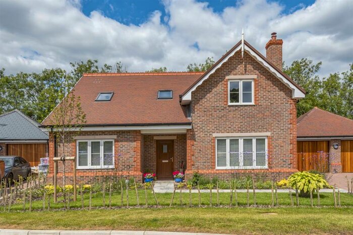 4 Bedroom Detached House For Sale In Springwood, Slinfold, RH13