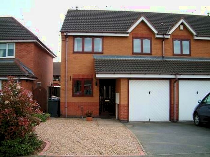3 Bedroom Semi-Detached House To Rent In Knapton Close, Hinckley, Leicestershire, LE10