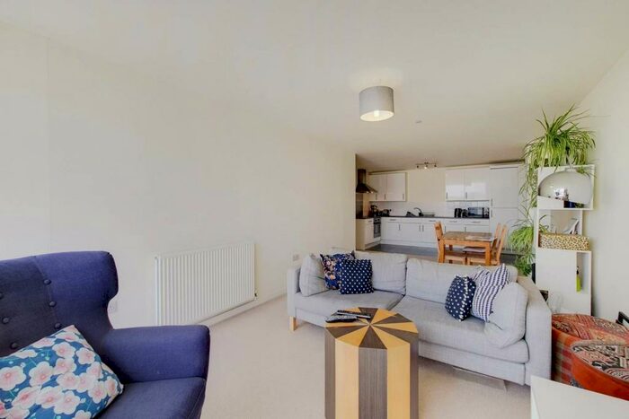 2 Bedroom Flat To Rent In Dancers Way, Greenwich, London, SE8