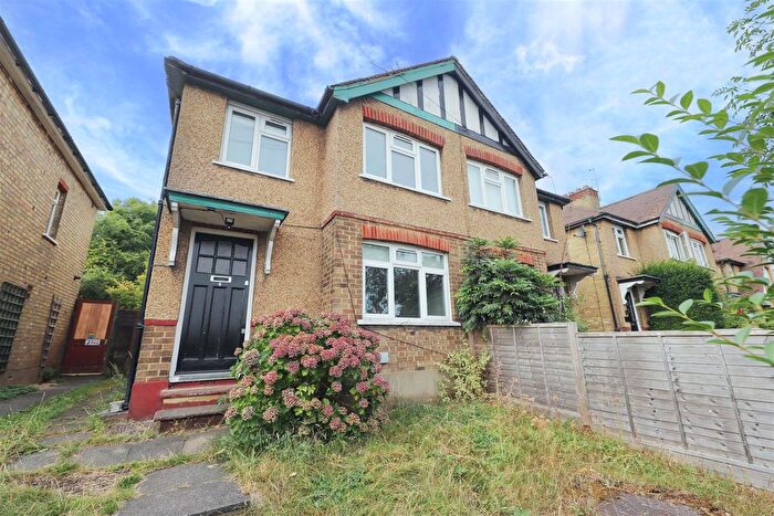 3 Bedroom Semi-Detached House For Sale In Oakdene Road, Hillingdon, UB10