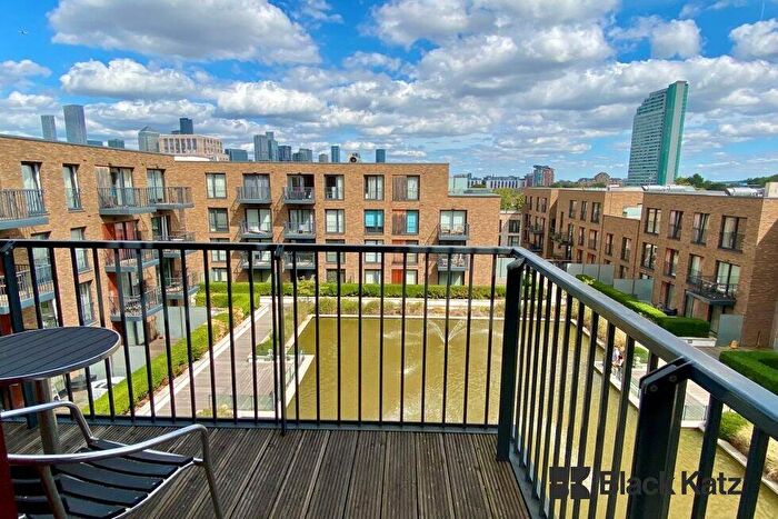 2 Bedroom Flat To Rent In Royal Victoria Gardens Whitling Way, Surrey Quays, SE16