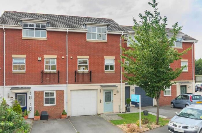 3 Bedroom Town House To Rent In Eccles Close, Rawcliffe, York YO30