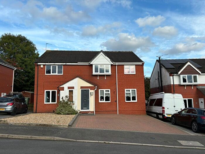 4 Bedroom Semi-Detached House To Rent In Maple Drive, South Normanton, Alfreton, DE55