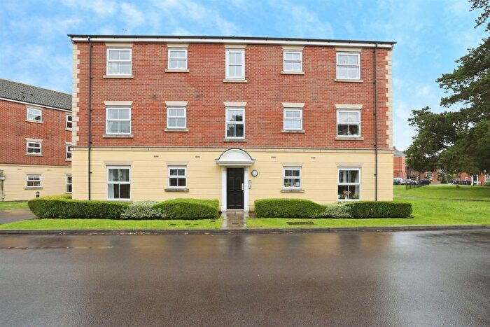 2 Bedroom Flat For Sale In Franklyn Road, Devizes, SN10