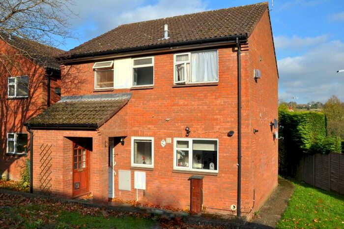 2 Bedroom Maisonette To Rent In Woodley Hill, Chesham, HP5