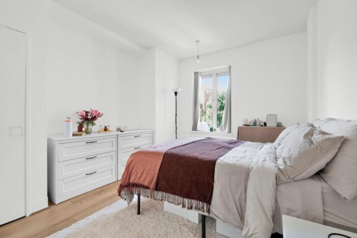4 Bedroom Flat To Rent In Crowndale Road, Camden, NW1