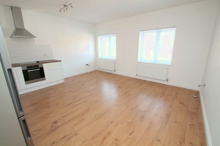 1 Bedroom Apartment To Rent In Peach Street, Wokingham, Berkshire, RG40