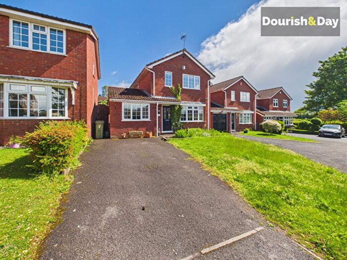 3 Bedroom Detached House For Sale In Keswick Grove, Western Downs, Stafford, ST17