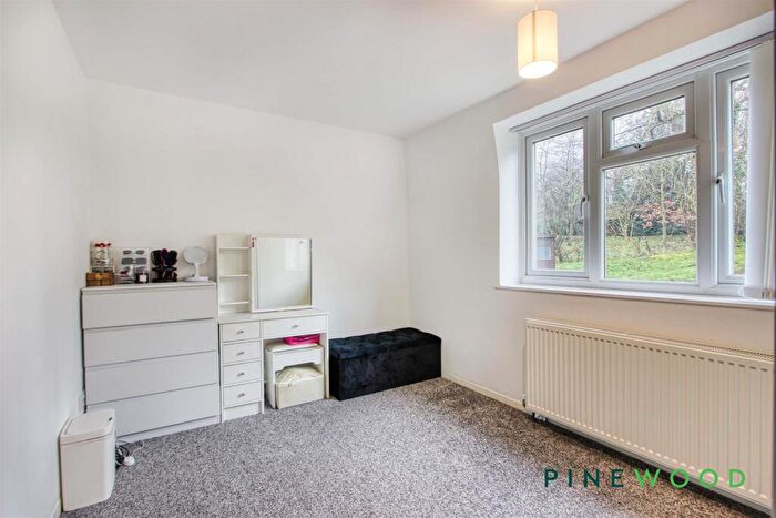 3 Bedroom End Of Terrace House For Sale In Harvey Road, Chesterfield, Derbyshire, S41