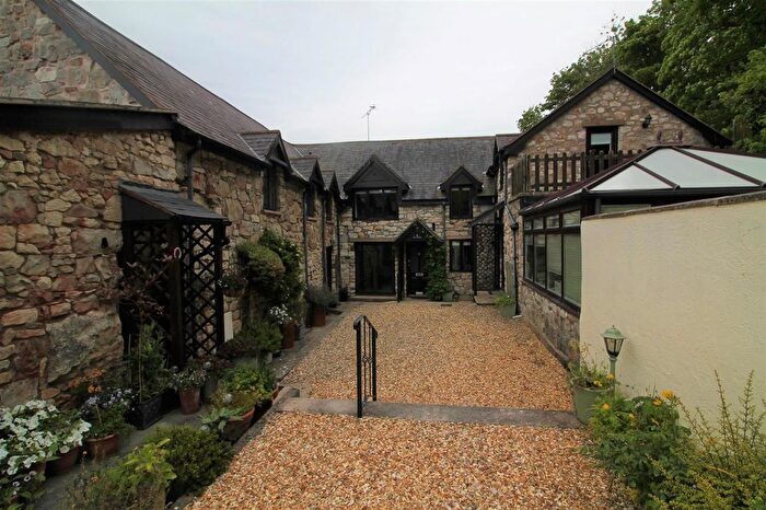 2 Bedroom Cottage To Rent In Abergele, LL22