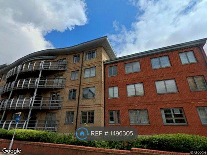2 Bedroom Flat To Rent In Jubilee Square, Reading, RG1