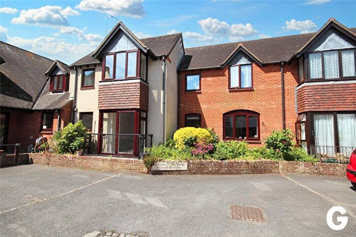 1 Bedroom Retirement Property For Sale In Deweys Lane, Ringwood, Hampshire, BH24