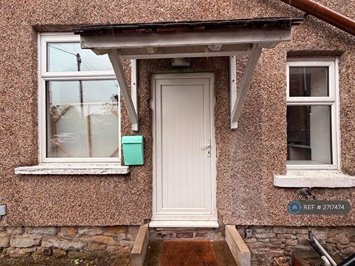 2 Bedroom Flat To Rent In Meadow Street, Hyde, SK14
