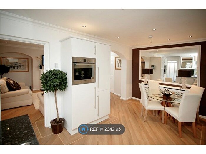 2 Bedroom Flat To Rent In Charlemont, Norton, Worcester, WR5