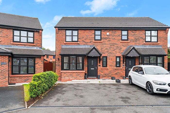 3 Bedroom Semi-Detached House To Rent In Yew Tree Close, Leigh, WN7