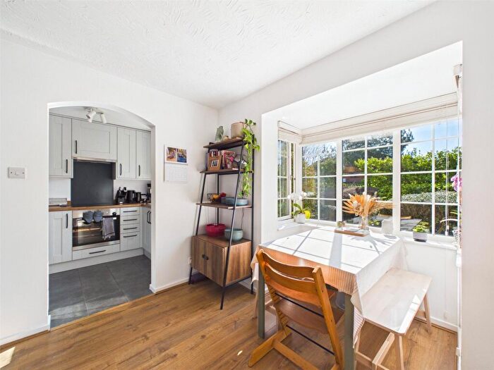 2 Bedroom Apartment For Sale In Wentworth Drive, Christchurch, Dorset, BH23